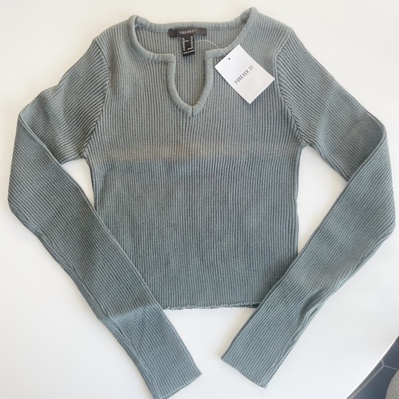 Forever 21 Cropped Notch Collar Knit Sweater - Picture 1 of 3